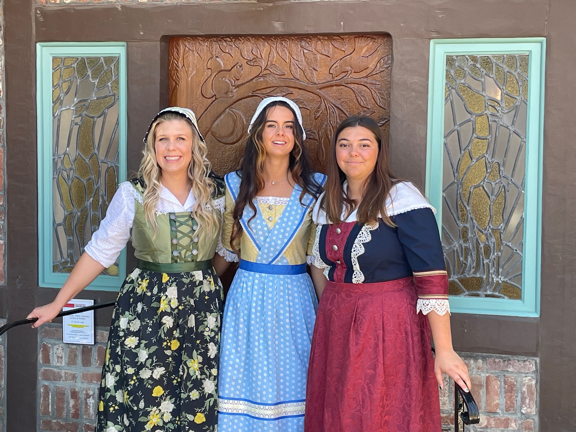 Santa Ynez Valley News: 3 Solvang Danish Days Maids for 2022 Festival Weekend
